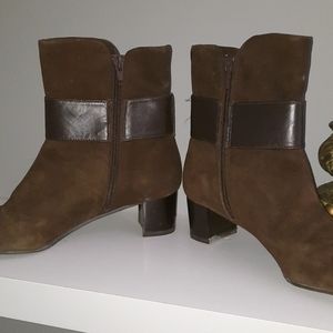 Vintage Brown suede boots